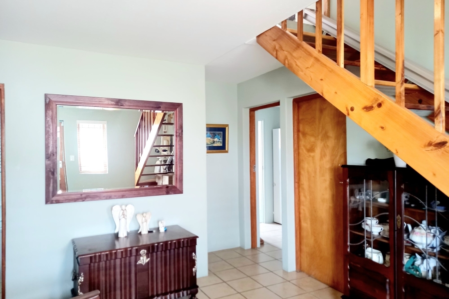 6 Bedroom Property for Sale in Jacobsbaai Western Cape
